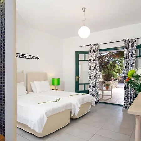 فندق ثارو أوف ميكونوس بوتيك Mykonos Town